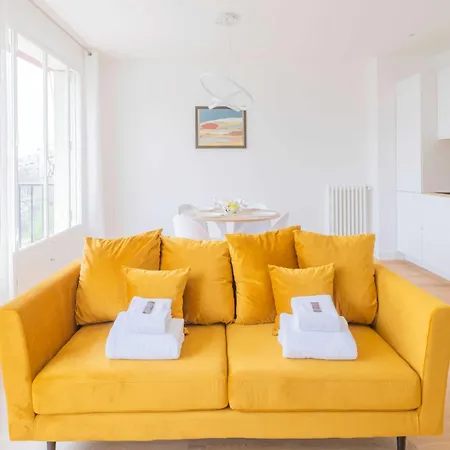 Magnificent -2br 4p - Porte Maillot Apartment Paris